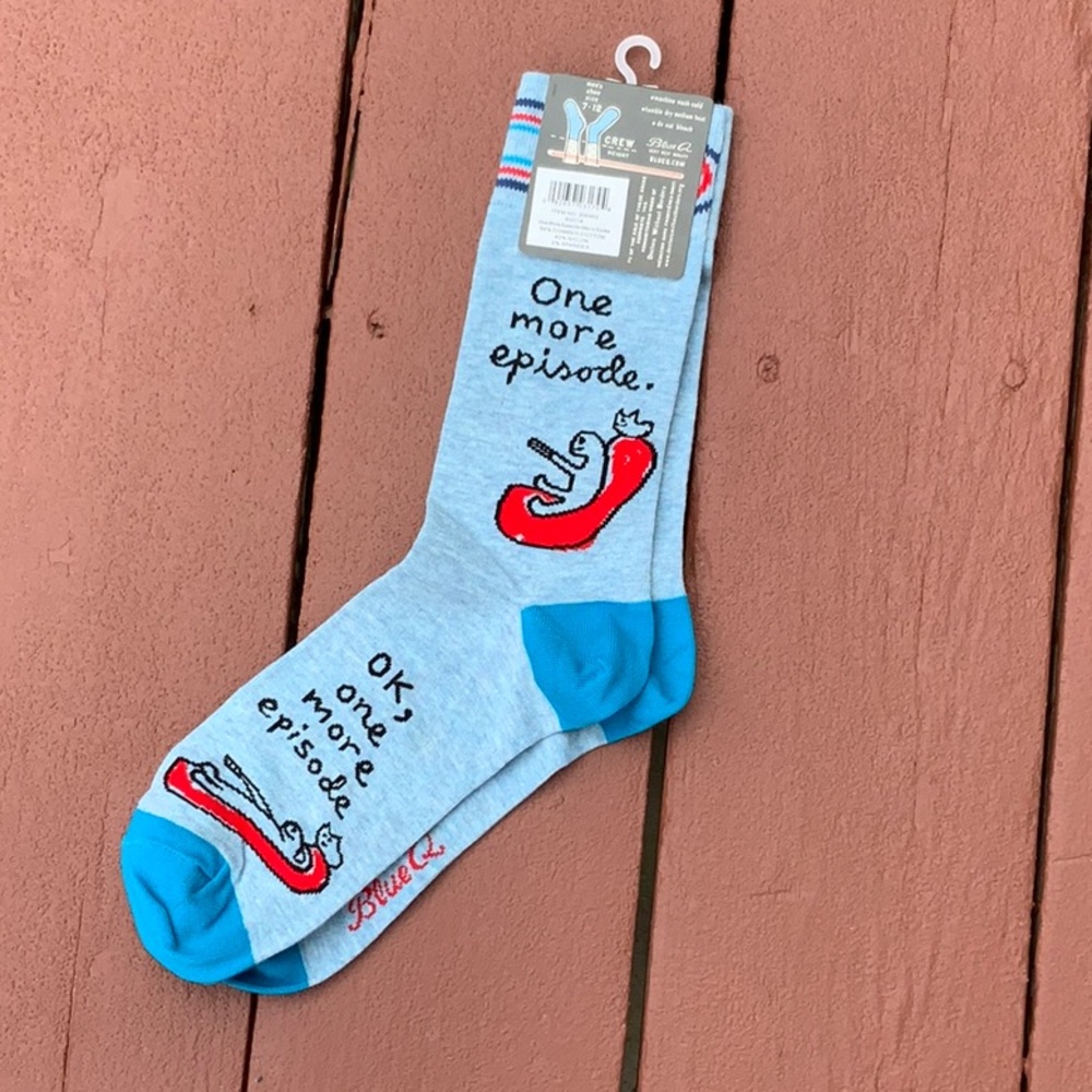 BLUE Q “ONE MORE EPISODE” MENS SOCKS, SIZE 7-12